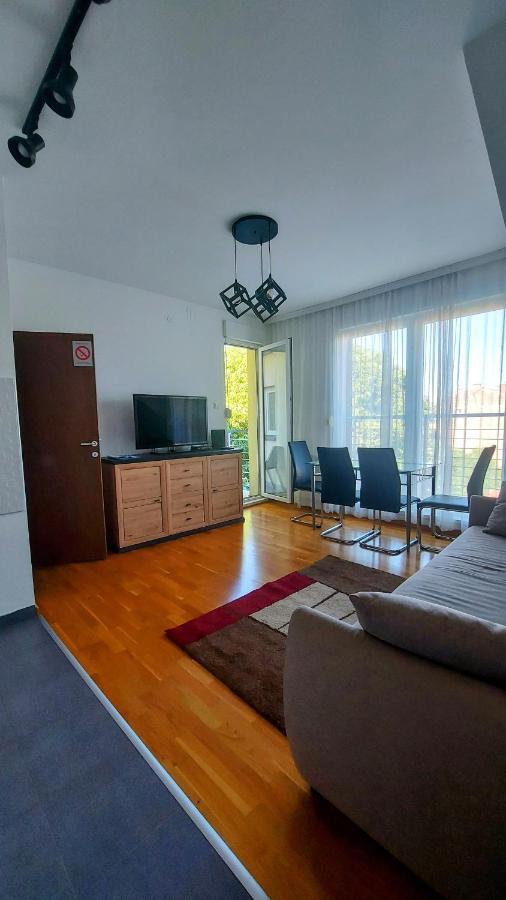 Apartments Neo Νόβι Σαντ Εξωτερικό φωτογραφία